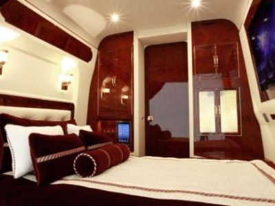 Mercedes-Benz Sprinter превратили в шикарную квартиру